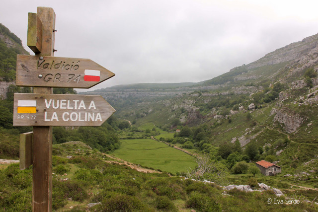 Señalización de itinerarios en el Alto de la Posadía.